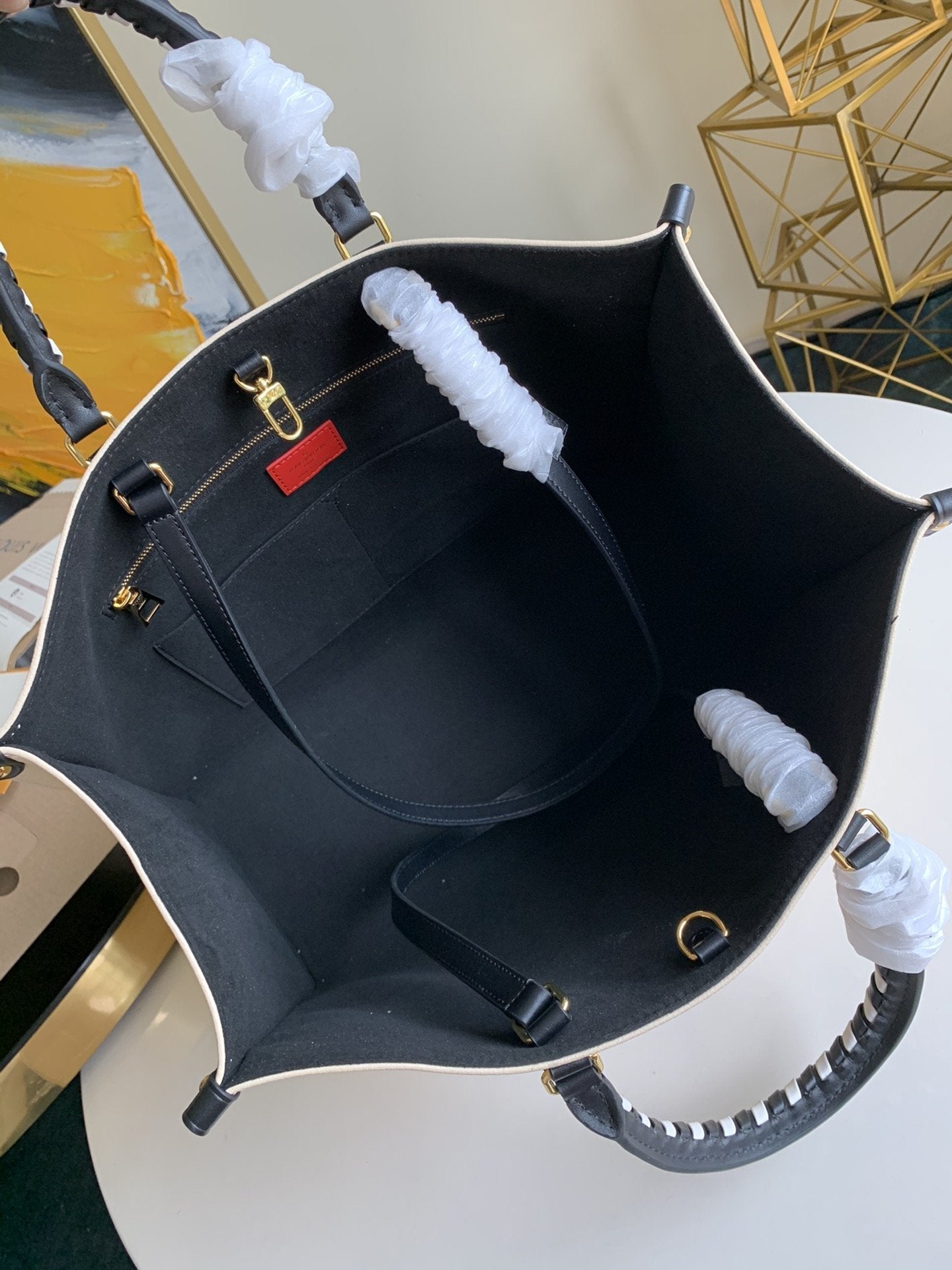 CRAFTY ONTHEGO GM 41 CREME BLACK MONOGRAM GIANT CANVAS