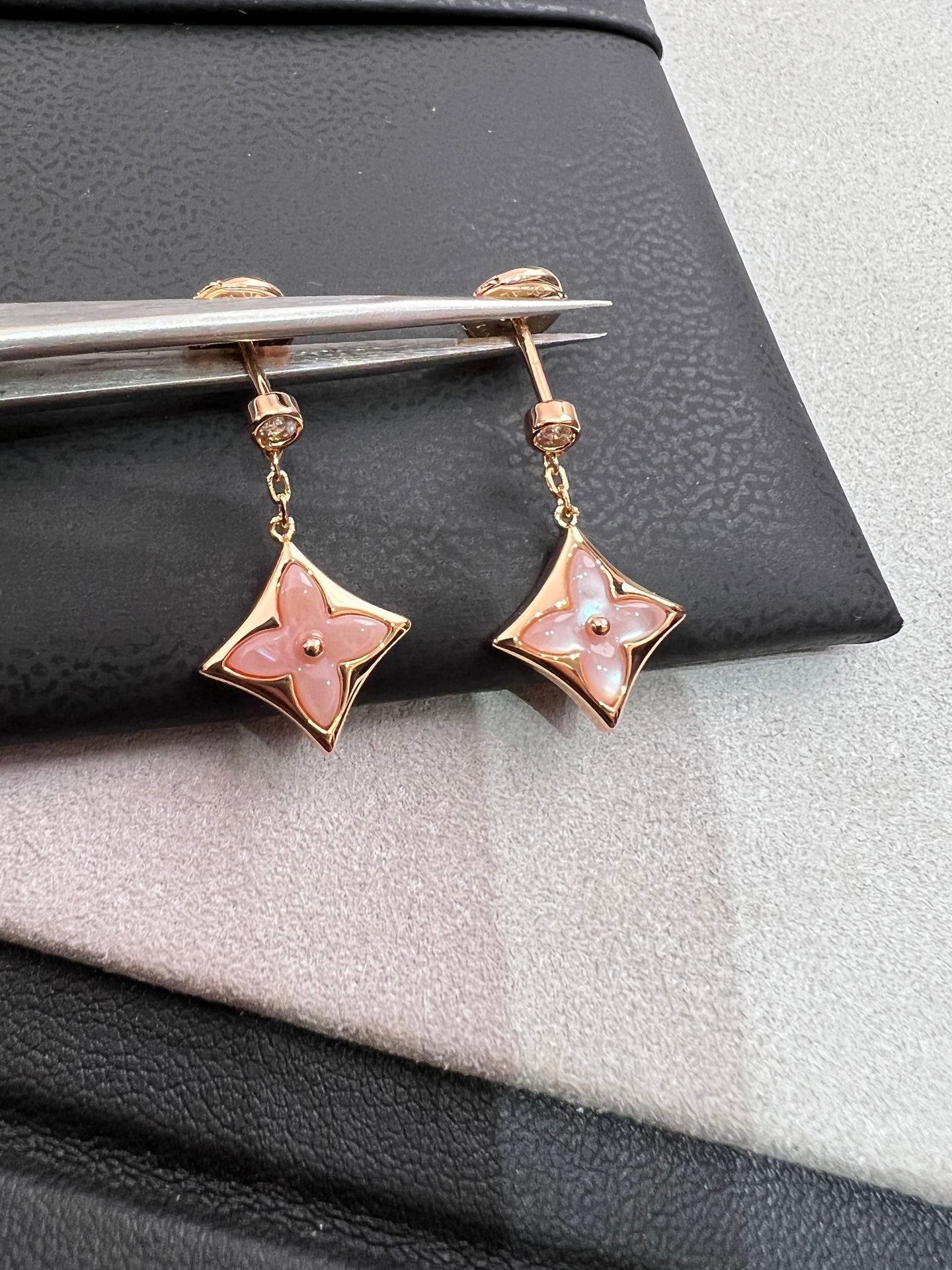 BLOSSOM STAR PINK GOLD PINK MOP EARRINGS