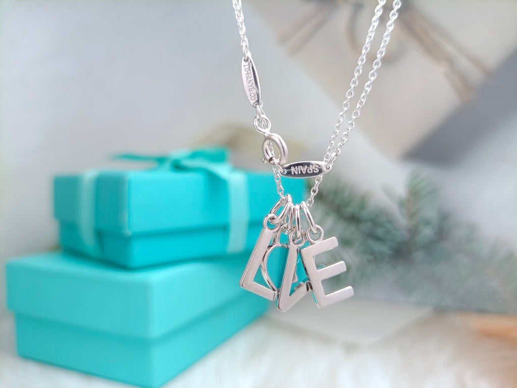 LOVE TEXT PEDANT NECKLACE