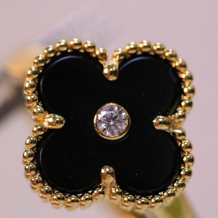 CLOVER ONYX RING GOLD DIAMOND