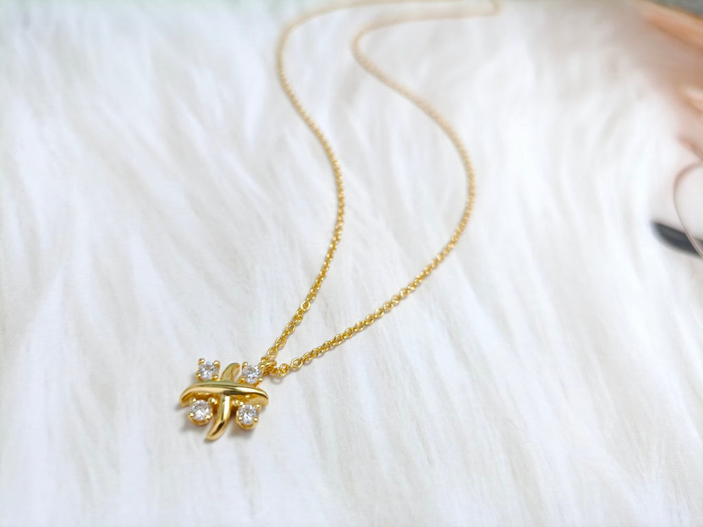 PINWHEEL NECKLACE DIAMOND