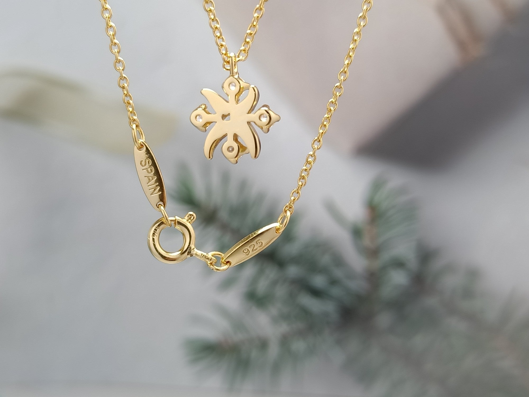 PINWHEEL NECKLACE DIAMOND