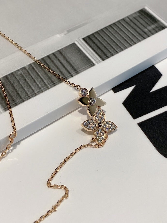 DOUBLE STAR DIAMOND NECKALCE