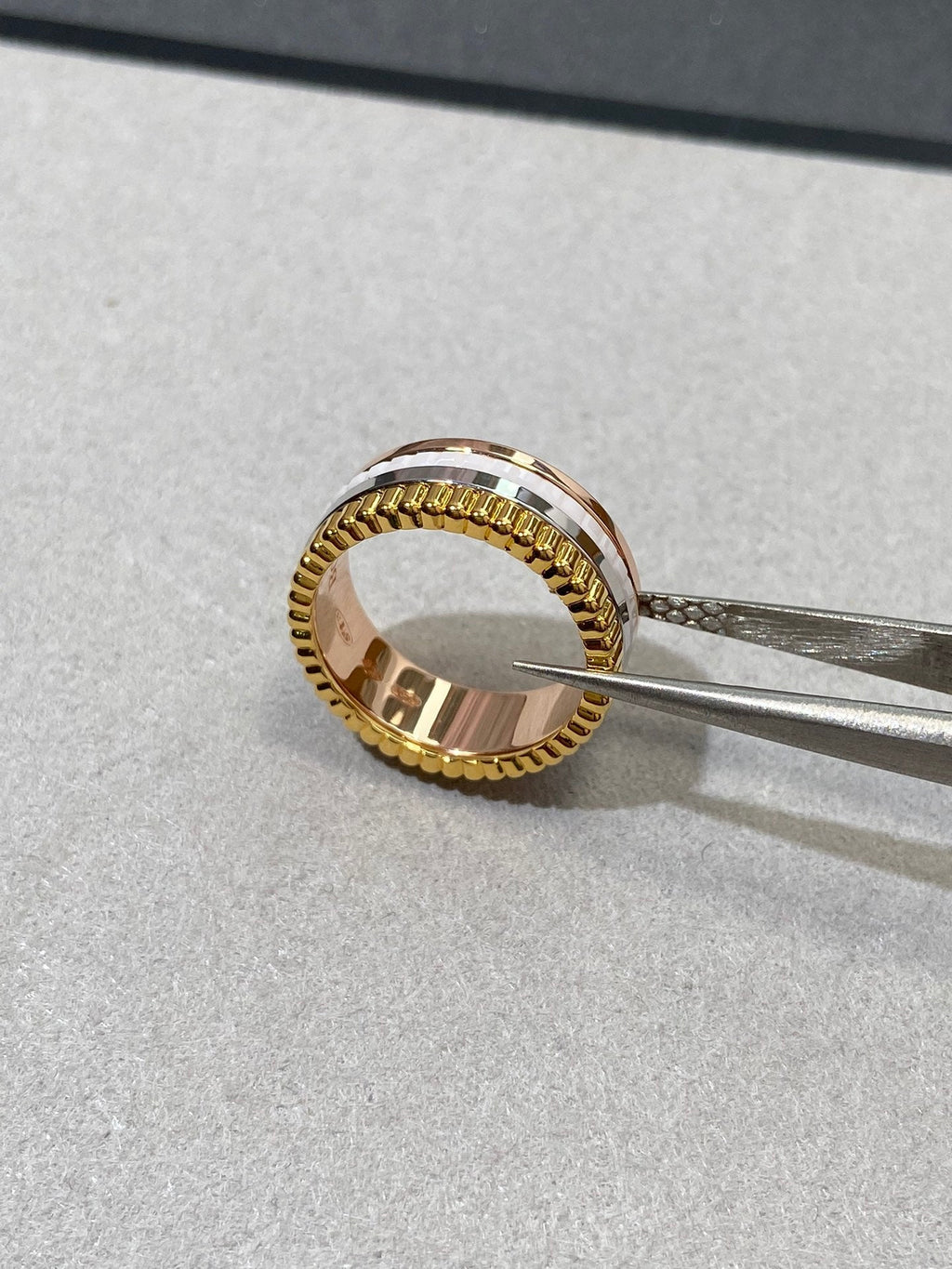 QUATRE WHITE EDITION PINK GOLD RING