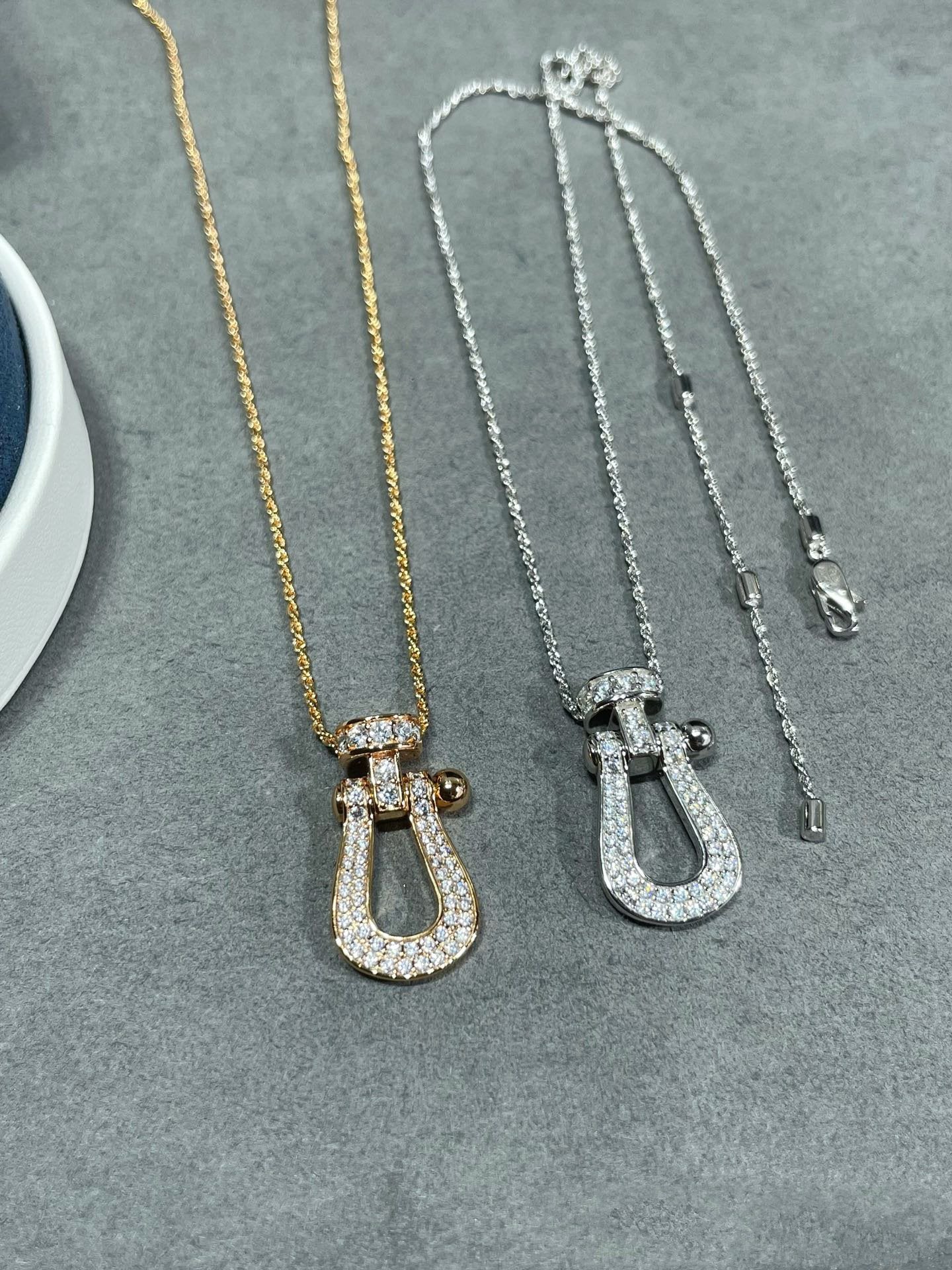 FORCE 10 LARGE MODEL DIAMOND NECKALCE