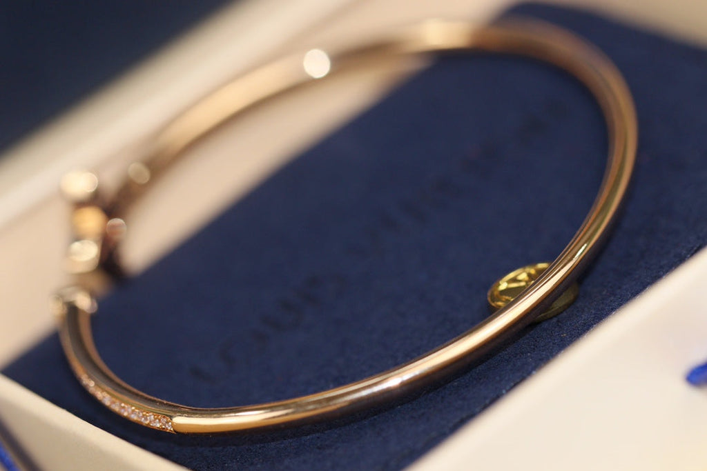 LV IDYLLE PINK GOLD OPEN BRACELET DIAMOND PAVED