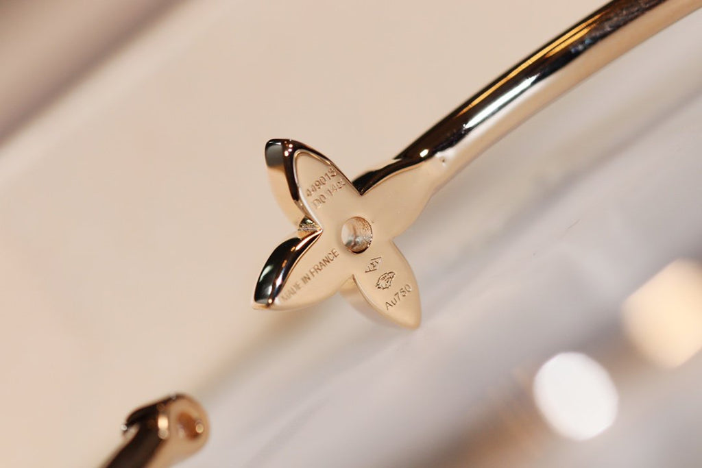 LV IDYLLE GOLD OPEN BRACELET DIAMOND PAVED