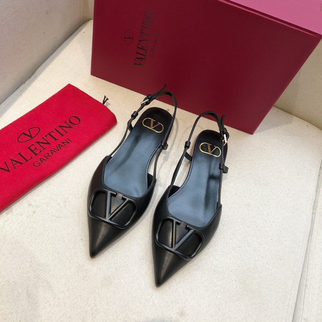 VLOGO SIGNATURE BLACK CALFSKIN FLAT SLINGBACK PUMP