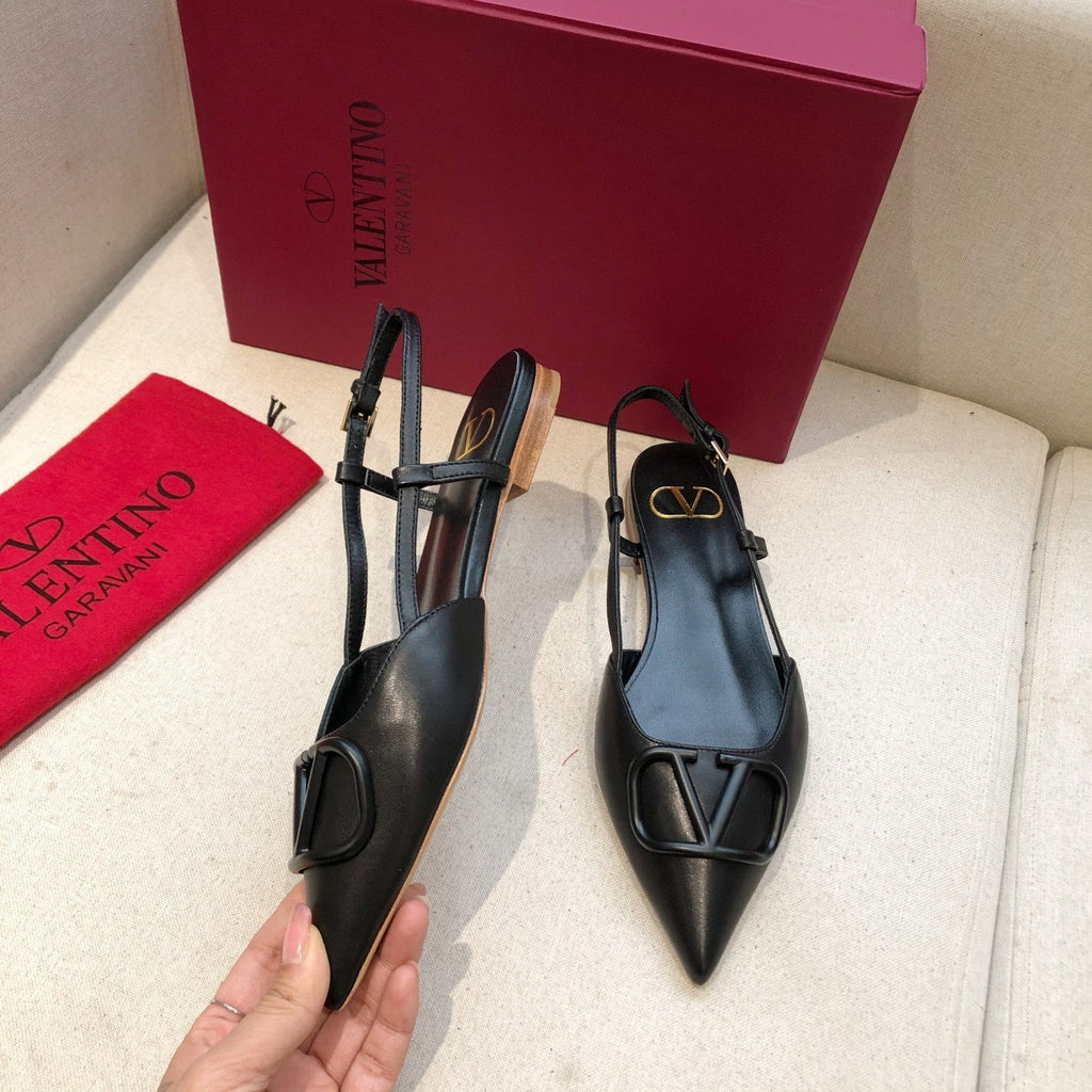 VLOGO SIGNATURE BLACK CALFSKIN FLAT SLINGBACK PUMP