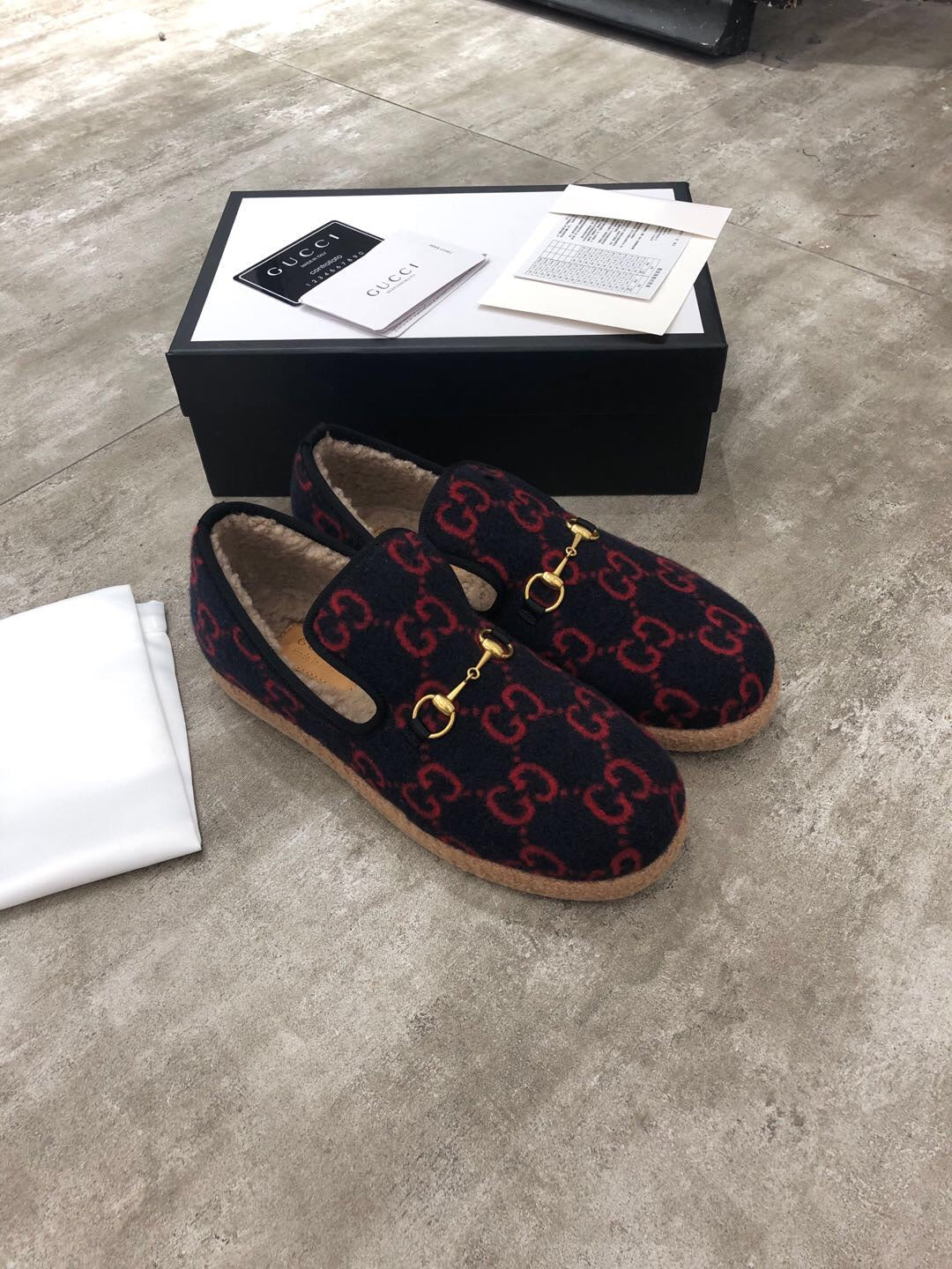 GG HORSEBIT LOAFER IN BLACK MIX RED WOOL AND LAMB FUR LINING