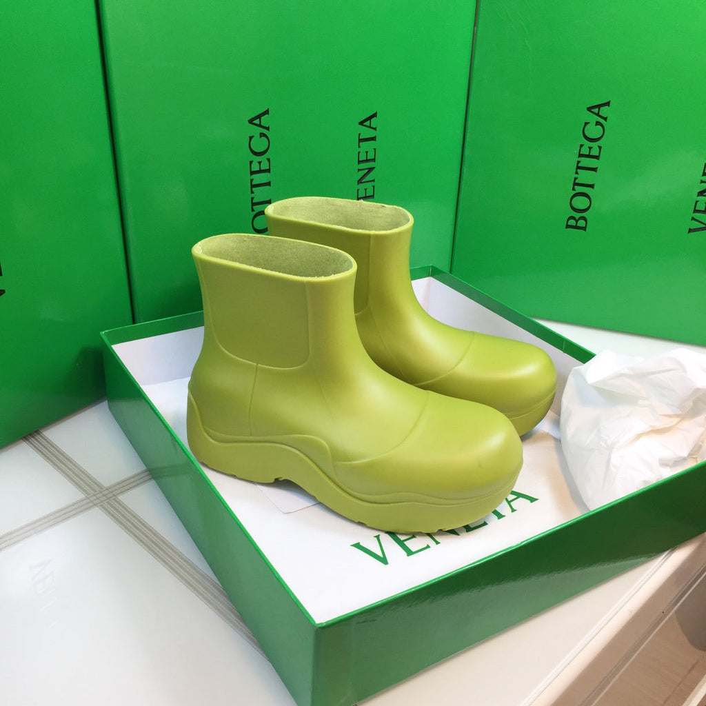 PUDDLE ANKLE BOOT IN OLIVE GREEN RUBBER