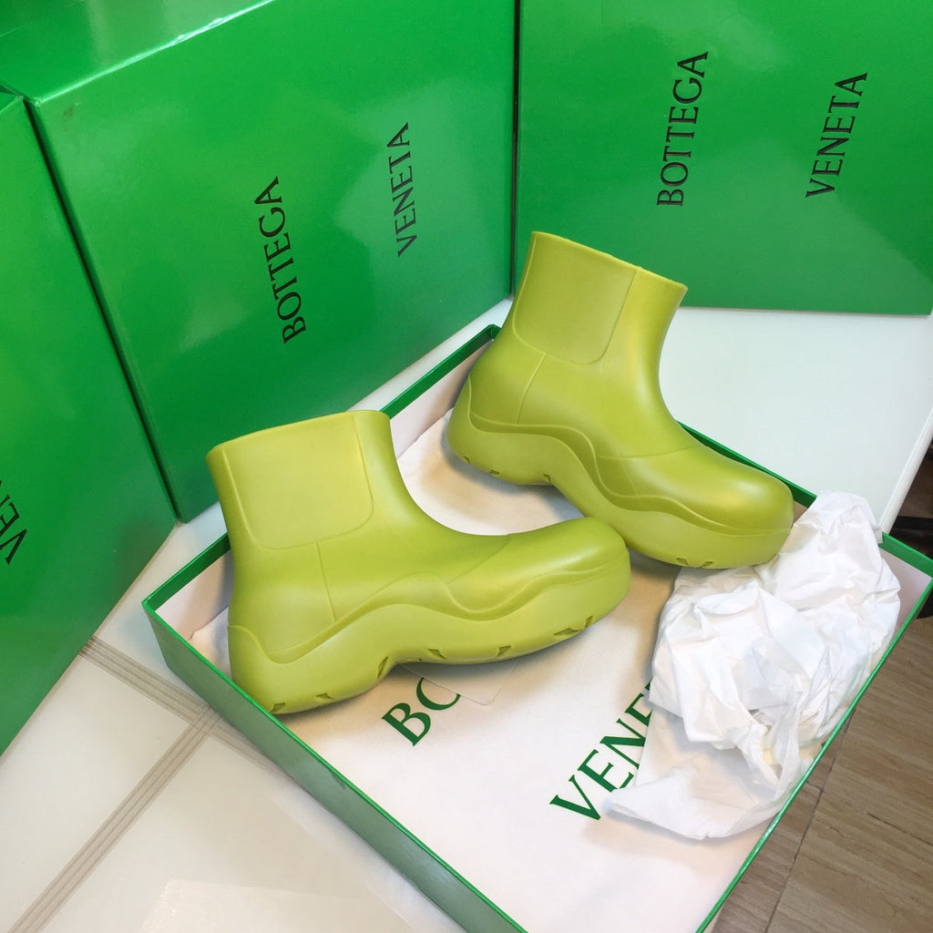 PUDDLE ANKLE BOOT IN OLIVE GREEN RUBBER