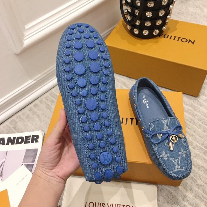 LV WOMEN'S DRIVER MOCCASIN IN BLUE MONOGRAM DENIM