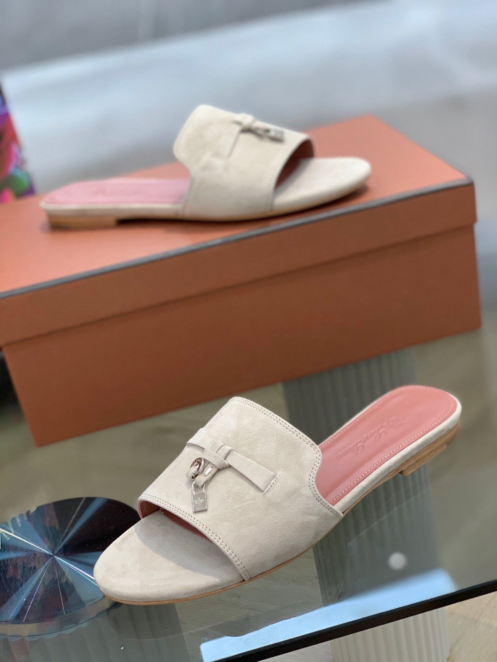 LP SUMMER CHARMS SANDALS LIGHT GRAY AND PINK SUEDE