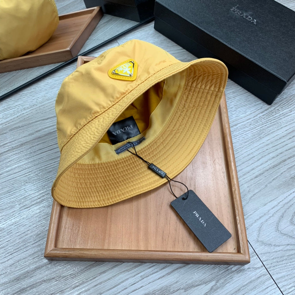 BUCKET HAT IN GOLDEN YELLOW RE-NYLON 234109