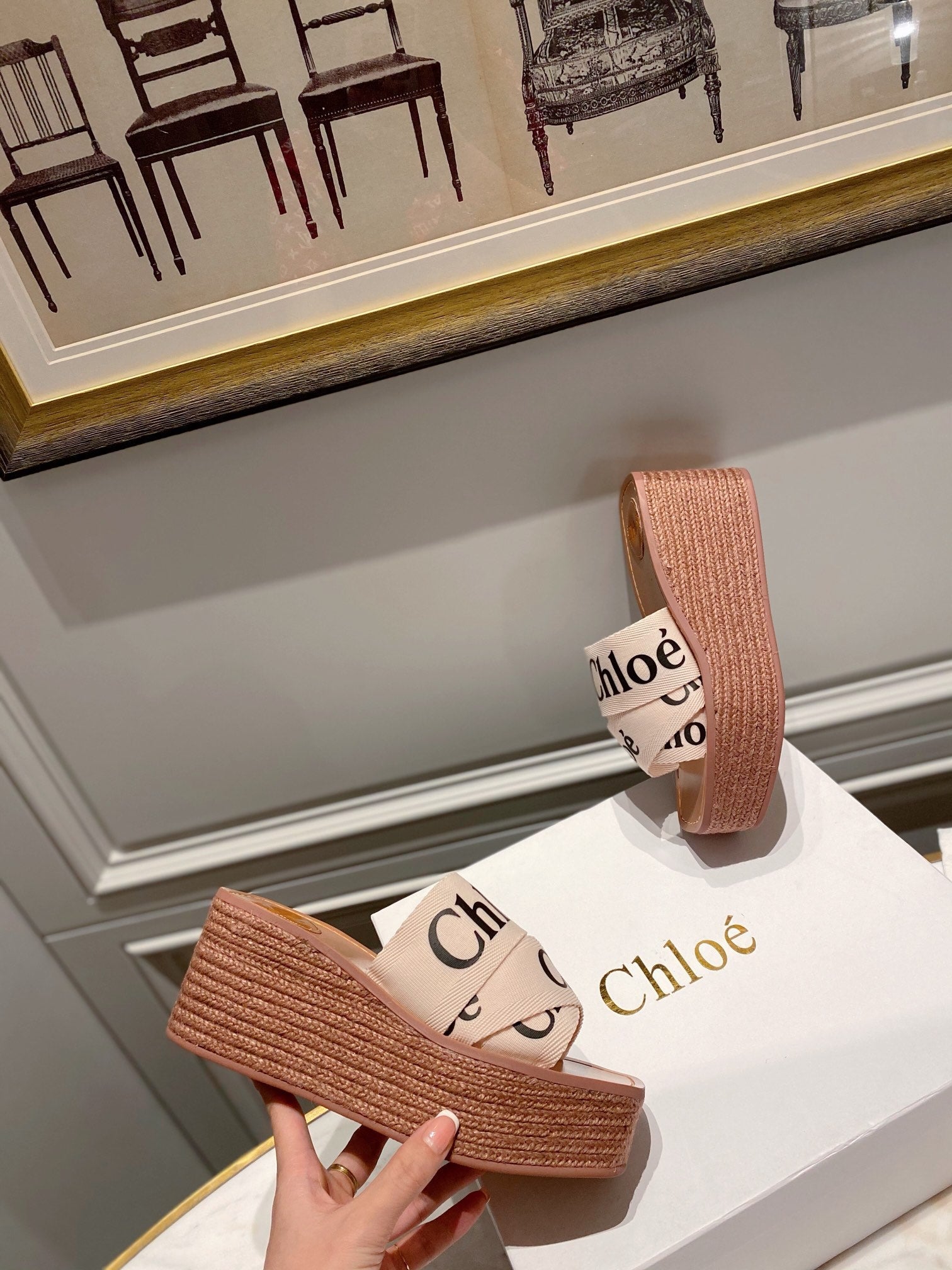 CHLOÉ WOODY WEDGE IN BEIGE DENIM WITH BLACK LOGO