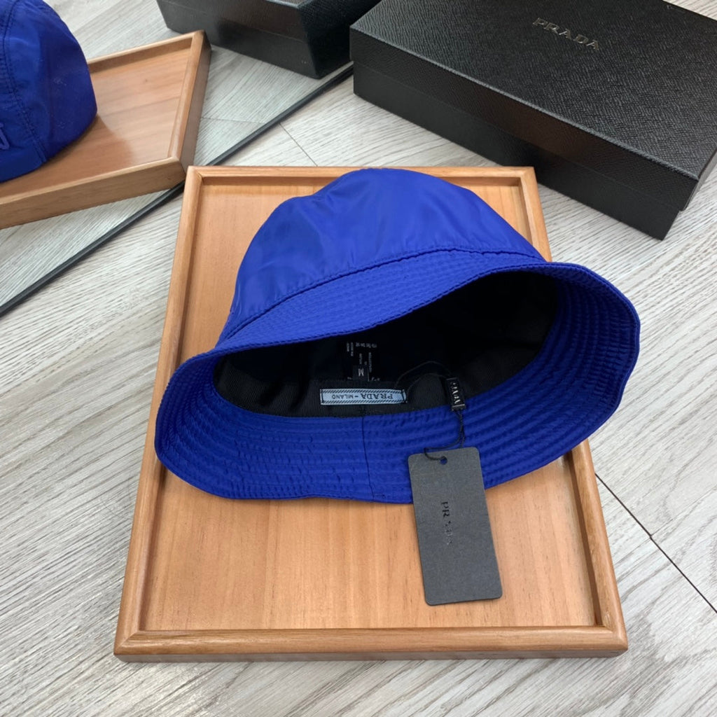 BUCKET HAT IN AZURE BLUE RE-NYLON 234099