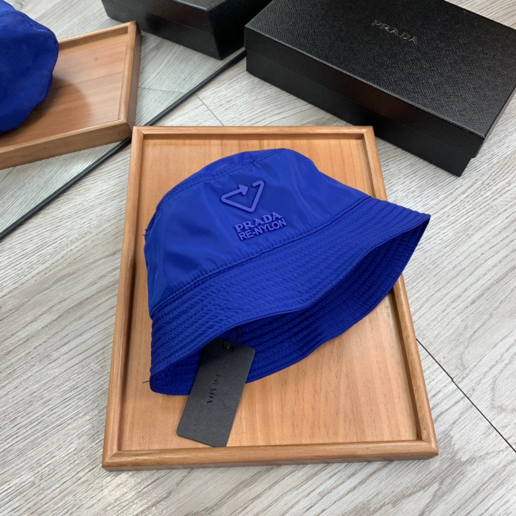 BUCKET HAT IN AZURE BLUE RE-NYLON 234099