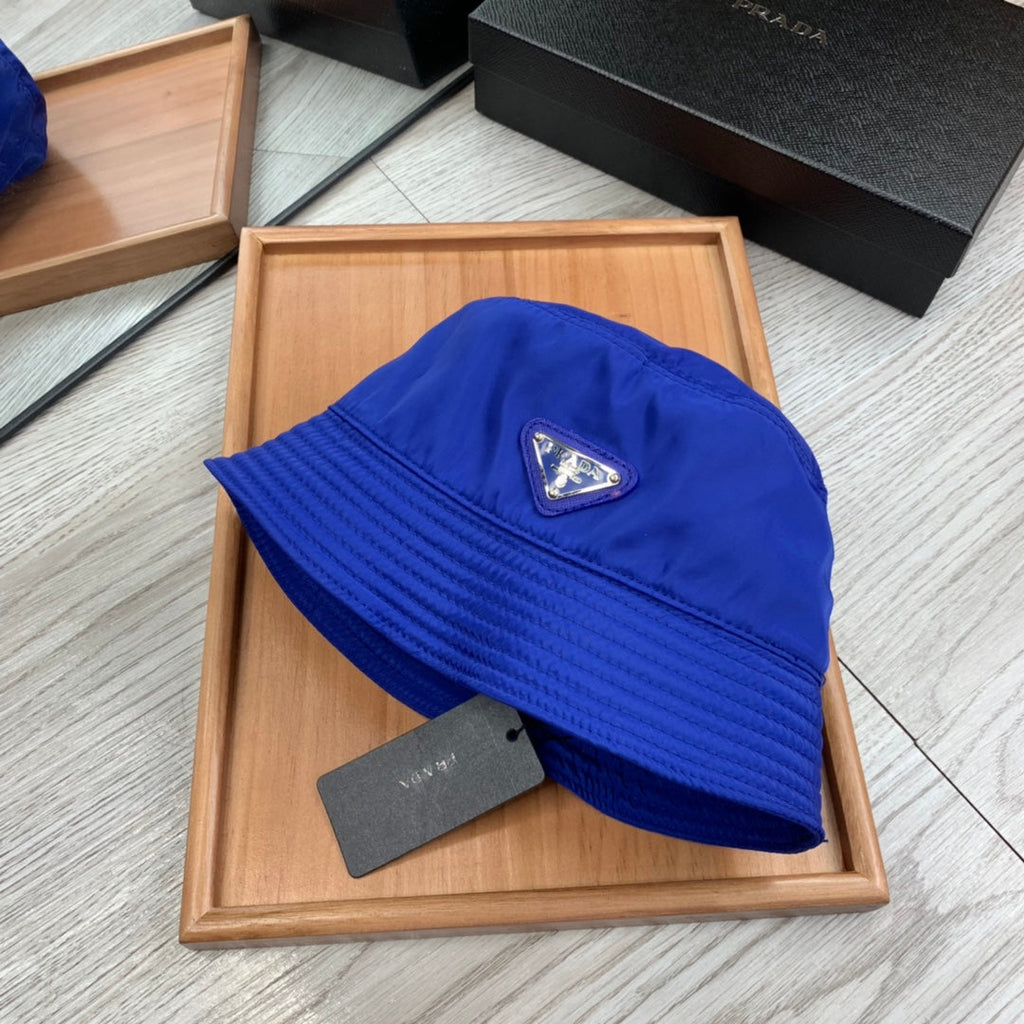 BUCKET HAT IN AZURE BLUE RE-NYLON 234099