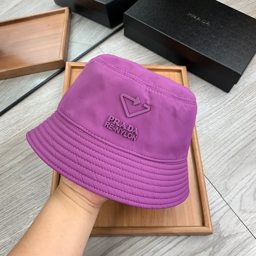 BUCKET HAT IN PURPLE RE-NYLON 234100
