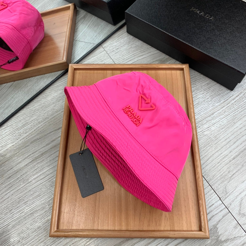 BUCKET HAT IN BRIGHT PINK RE-NYLON 234102