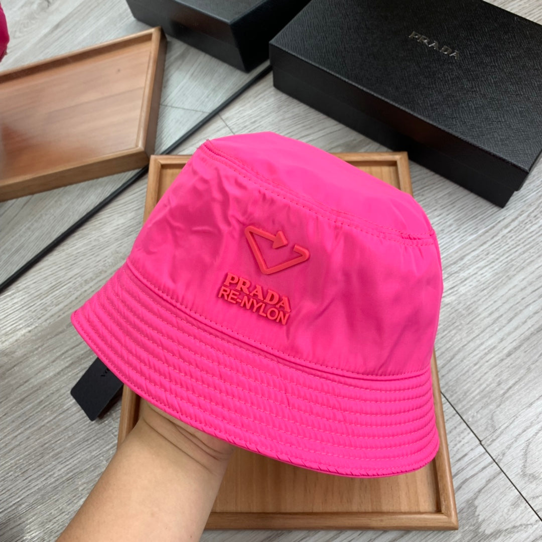 BUCKET HAT IN BRIGHT PINK RE-NYLON 234102