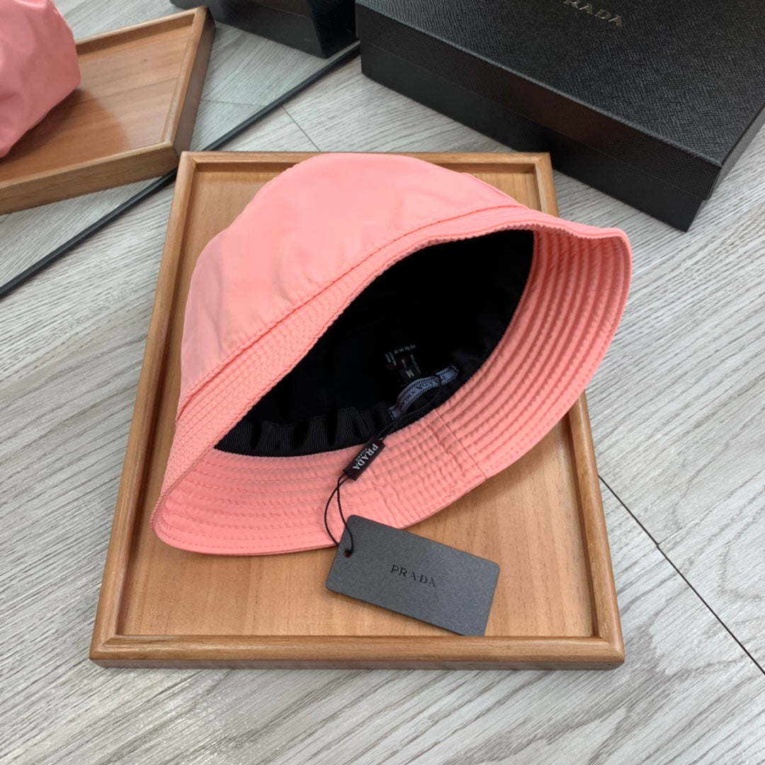 BUCKET HAT IN ROUGE PINK RE-NYLON 234103