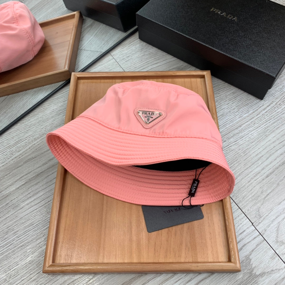BUCKET HAT IN ROUGE PINK RE-NYLON 234103