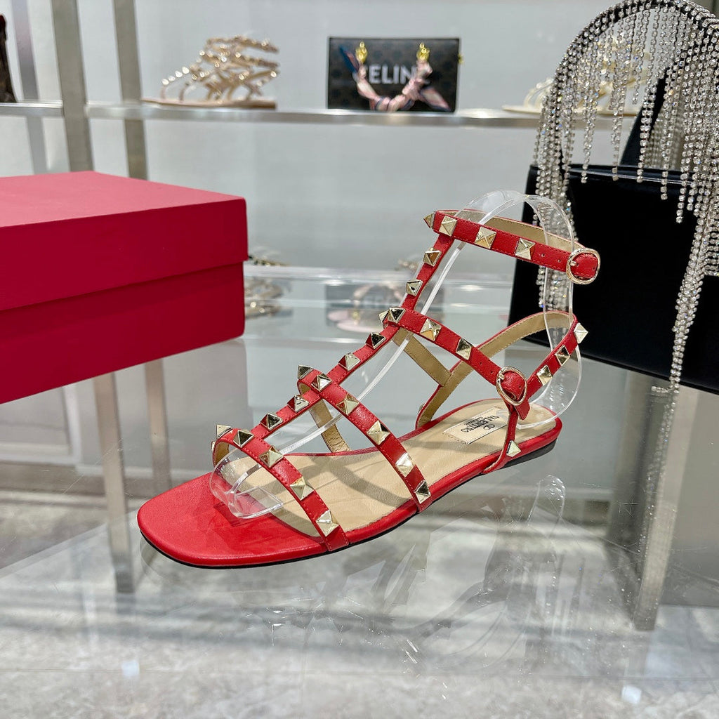 ROCKSTUD SANDAL WITH STRAPS IN CHERRY RED CALFSKIN