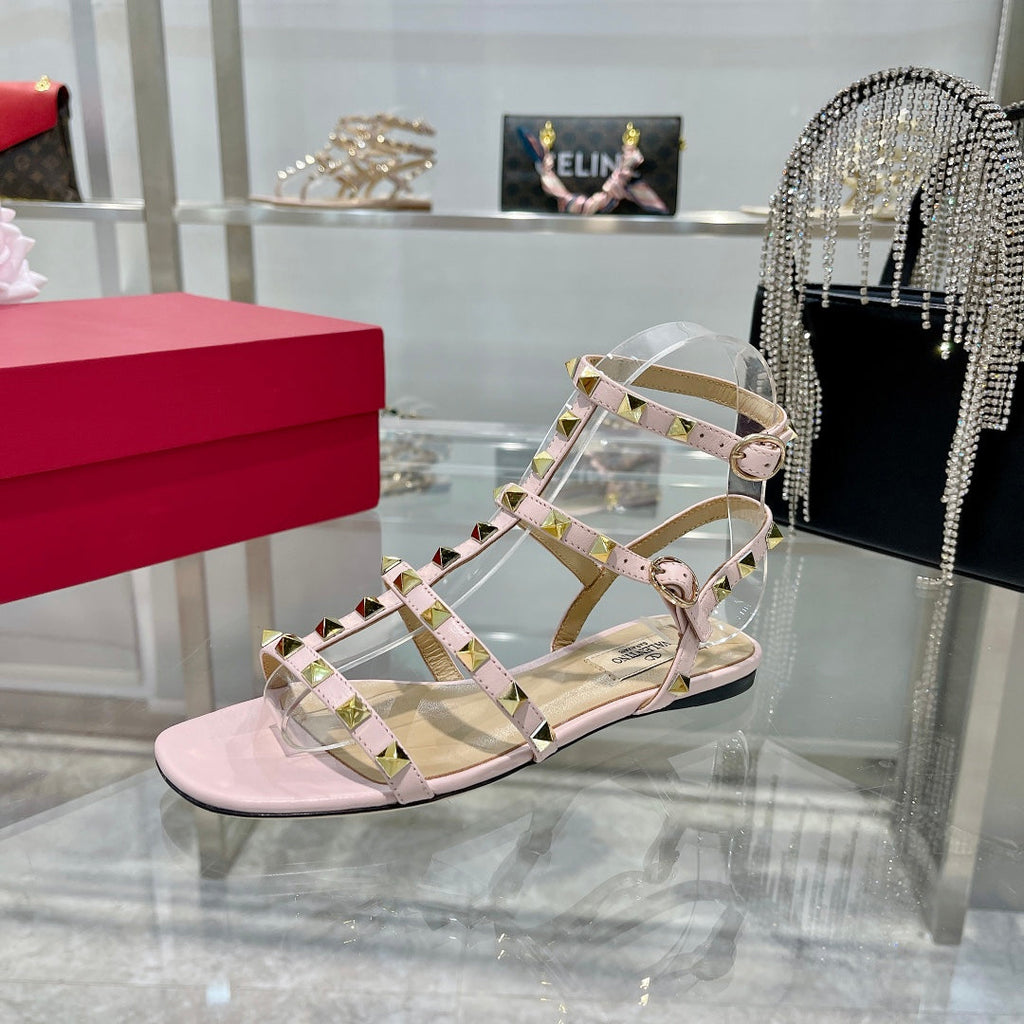 ROCKSTUD SANDAL WITH STRAPS IN BLUSH PINK CALFSKIN