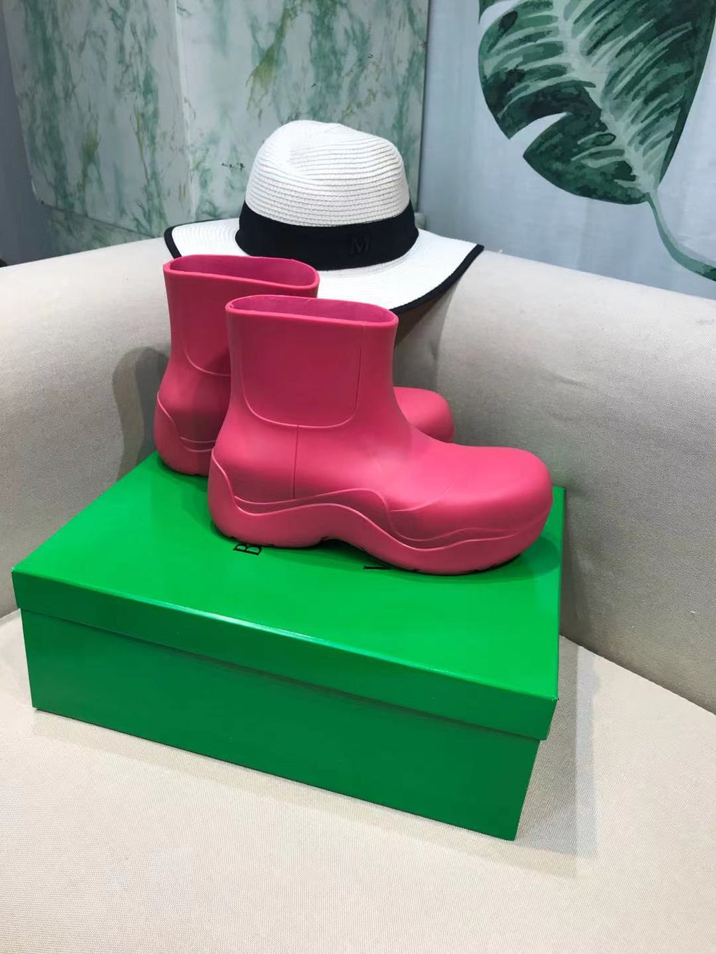 PUDDLE ANKLE BOOT IN BRIGHT PINK RUBBER