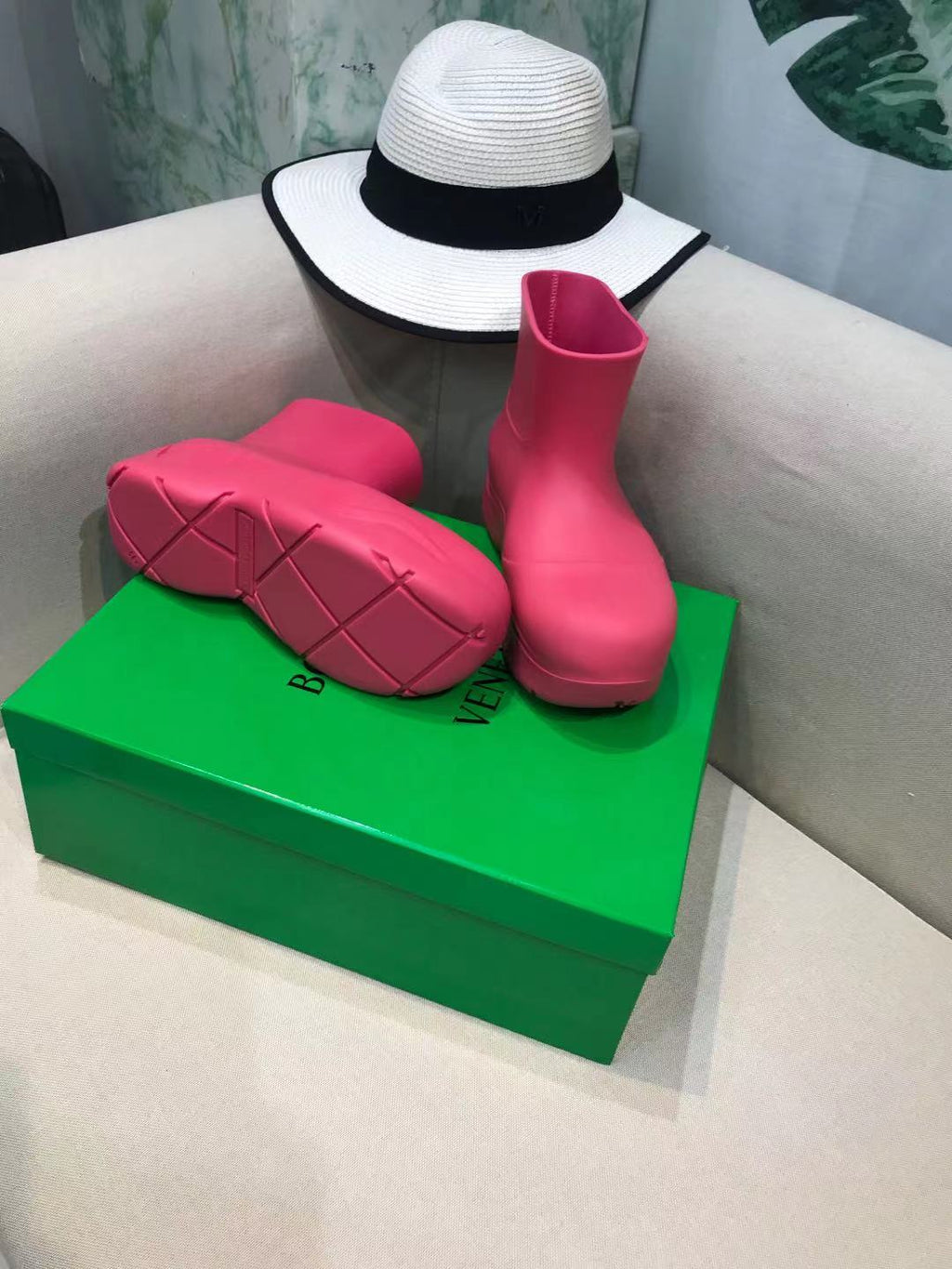 PUDDLE ANKLE BOOT IN BRIGHT PINK RUBBER