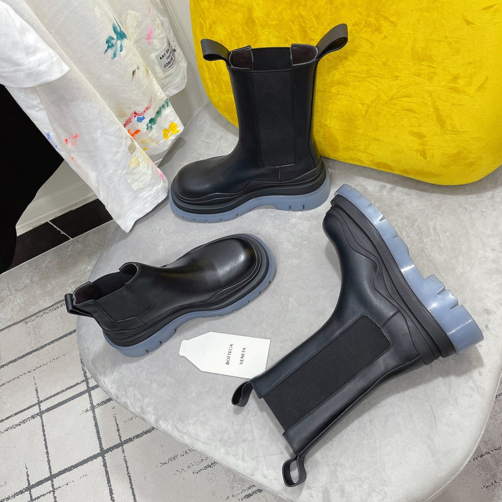 TIRE CHELSEA BOOT IN BLACK MIX ICE BLUE CALFSKIN