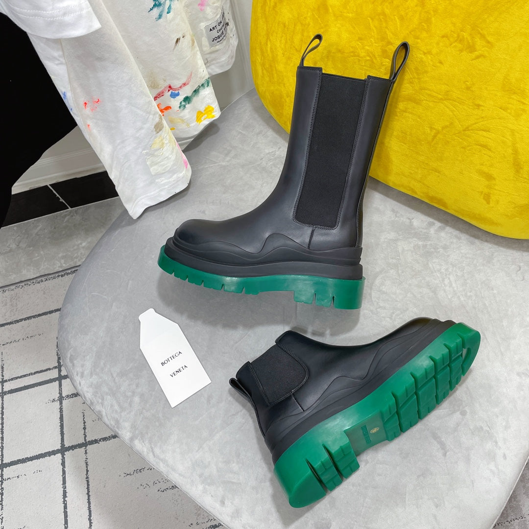 TIRE CHELSEA BOOT IN BLACK MIX TEAL GREEN CALFSKIN