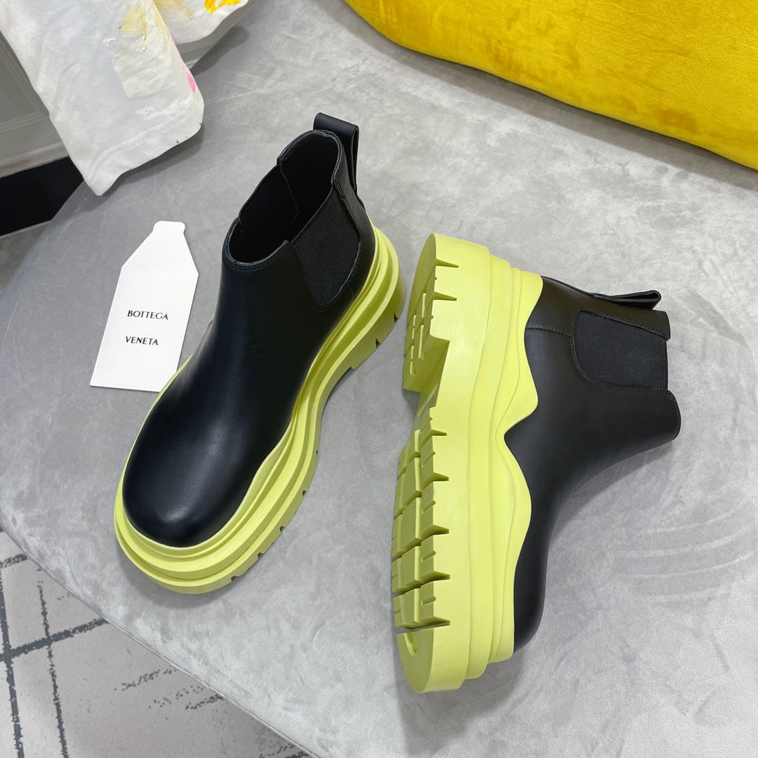 TIRE CHELSEA BOOT IN BLACK MIX NEON YELLOW CALFSKIN