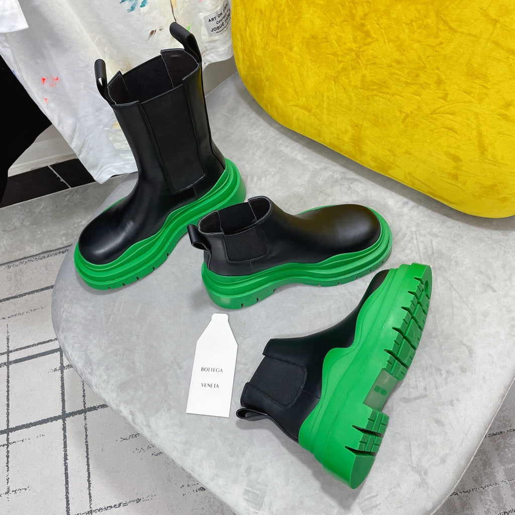 TIRE CHELSEA BOOT IN BLACK MIX EMERALD GREEN CALFSKIN