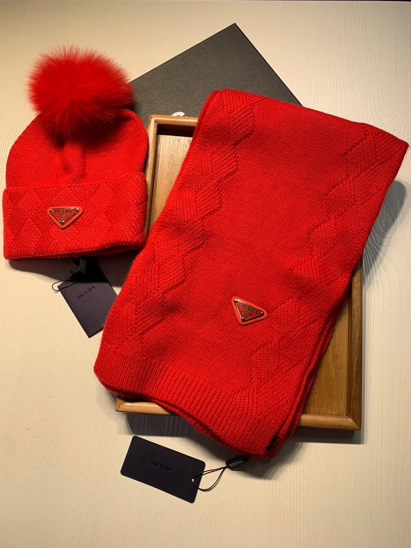 SET SCARF AND HAT IN CHERRY RED WOOL AND RABBIT FUR 416367