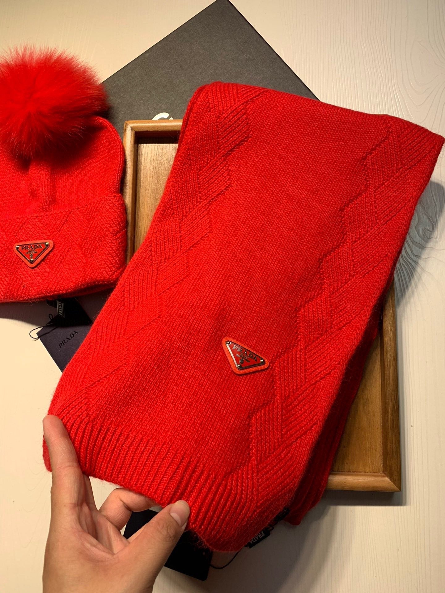 SET SCARF AND HAT IN CHERRY RED WOOL AND RABBIT FUR 416367