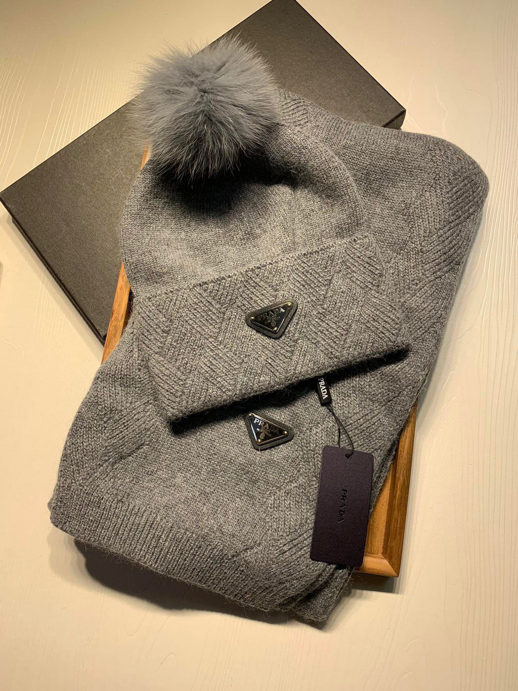 SET SCARF AND HAT IN DOVE GRAY WOOL AND RABBIT FUR 416366