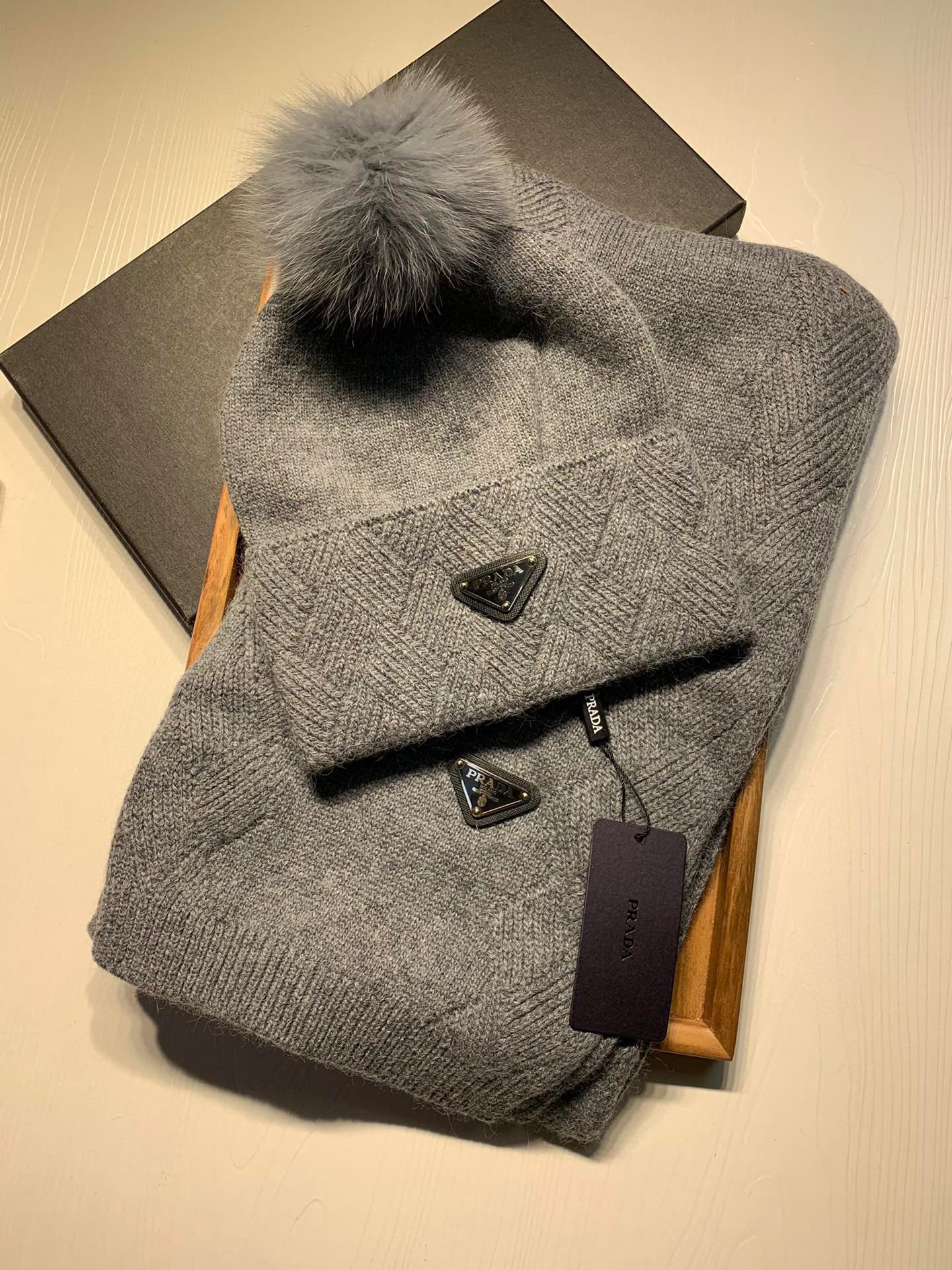 SET SCARF AND HAT IN DOVE GRAY WOOL AND RABBIT FUR 416366