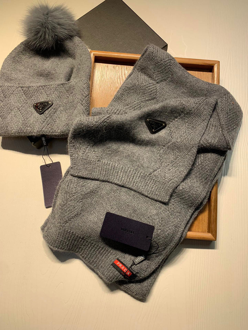 SET SCARF AND HAT IN DOVE GRAY WOOL AND RABBIT FUR 416366