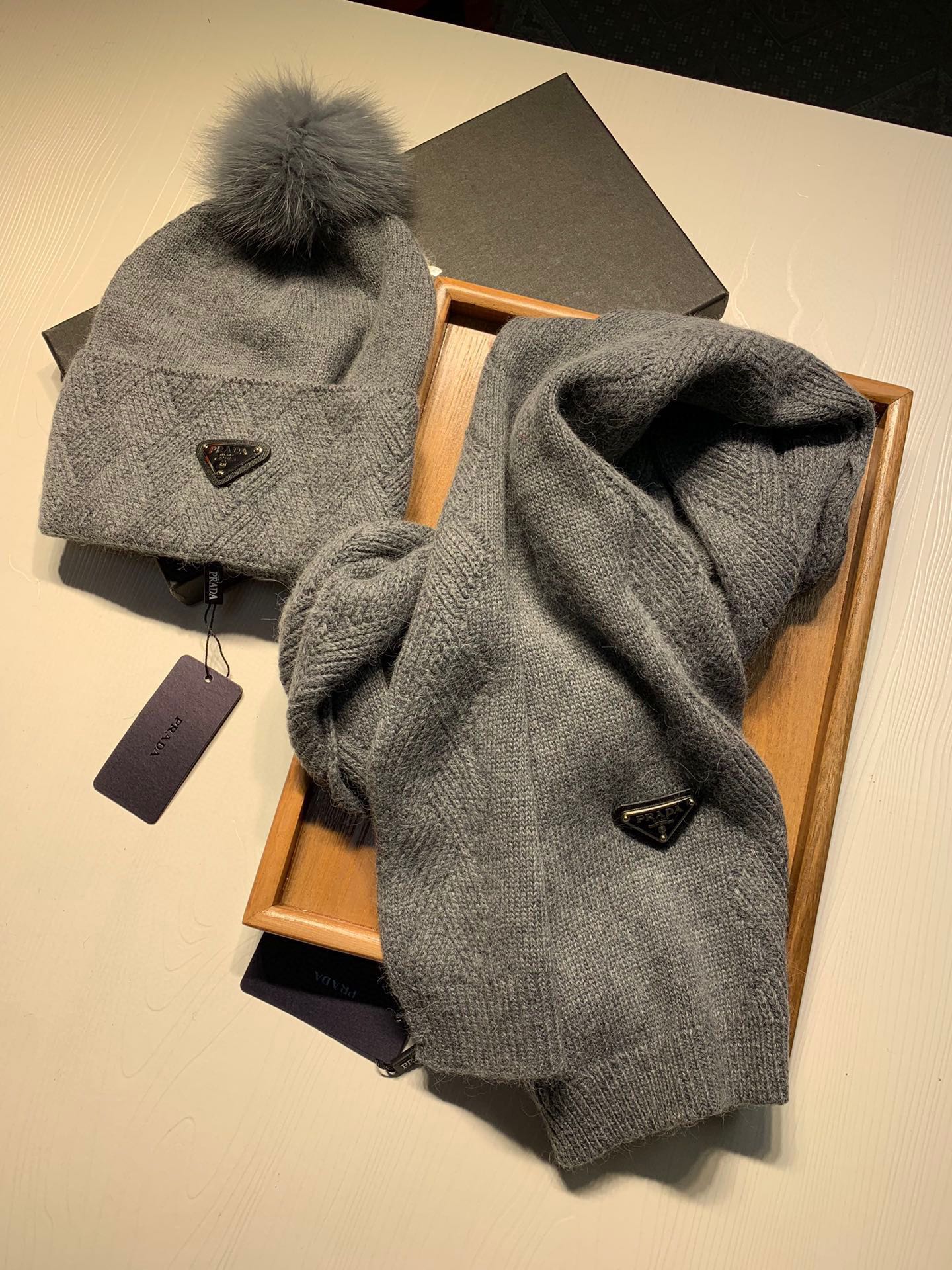 SET SCARF AND HAT IN DOVE GRAY WOOL AND RABBIT FUR 416366