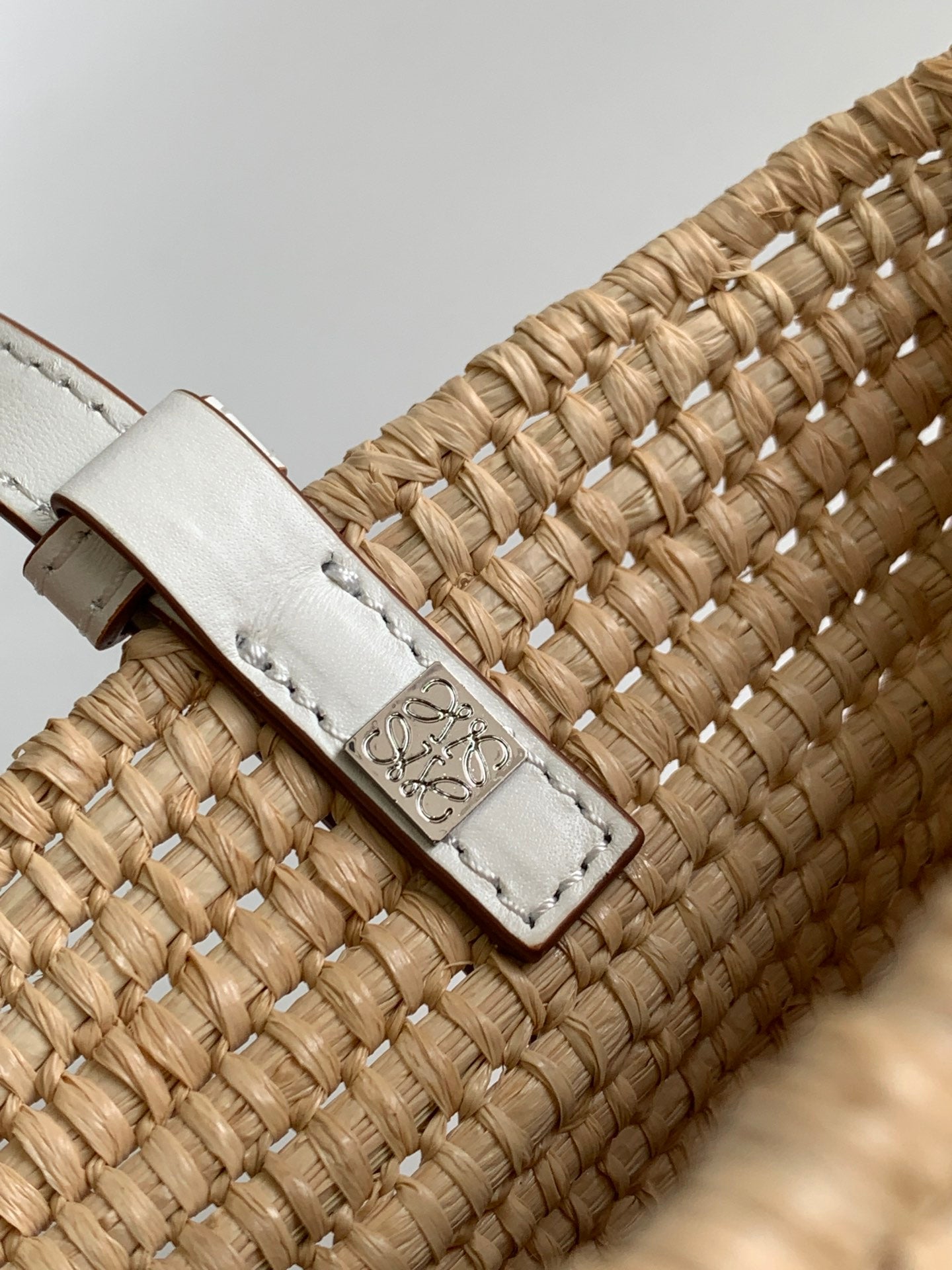 LOEWE 25S BASKET BAG 30 IN NATURAL MIX WHITE RAFFIA CALFSKIN SHOULDER STRAP