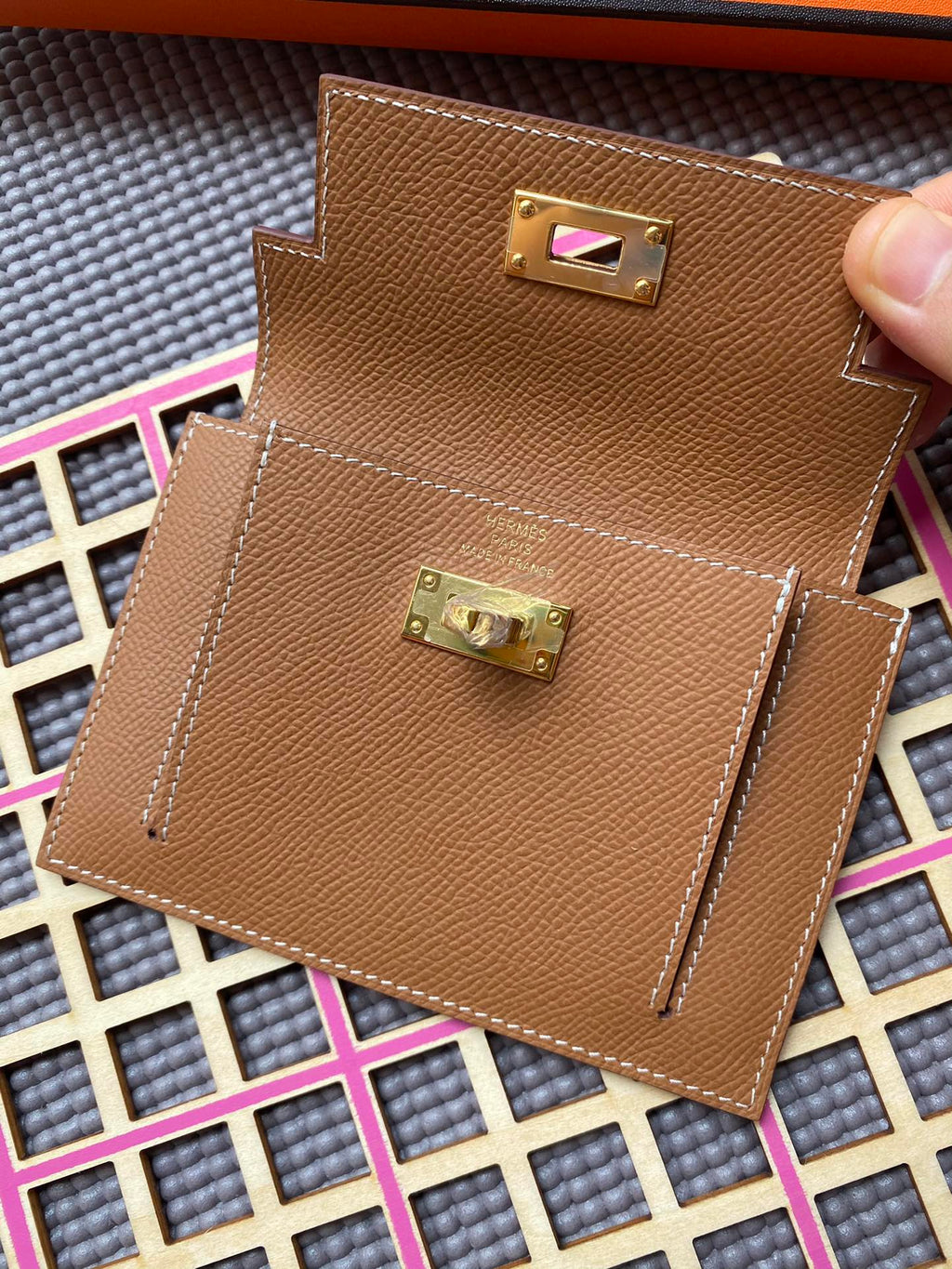 HM Kelly Pocket 13.5 Tan Epsom Ghw