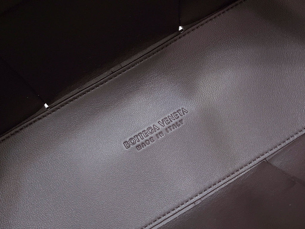 SMALL ARCO TOTE 30 IN MORTAR PURPLE LAMBSKIN