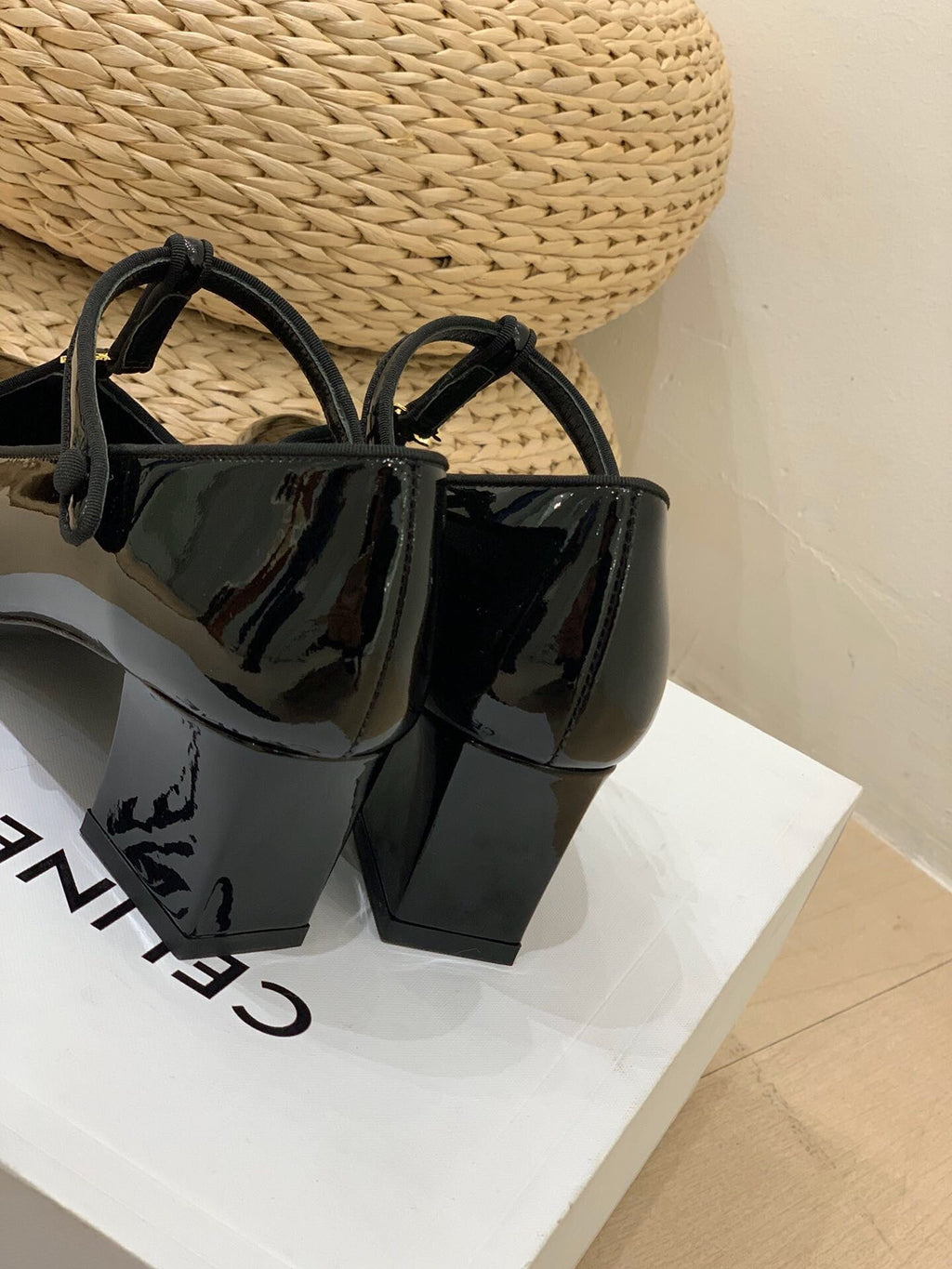 TRIOMPHE T-BAR HIGH PUMPS IN BLACK PATENT CALFSKIN