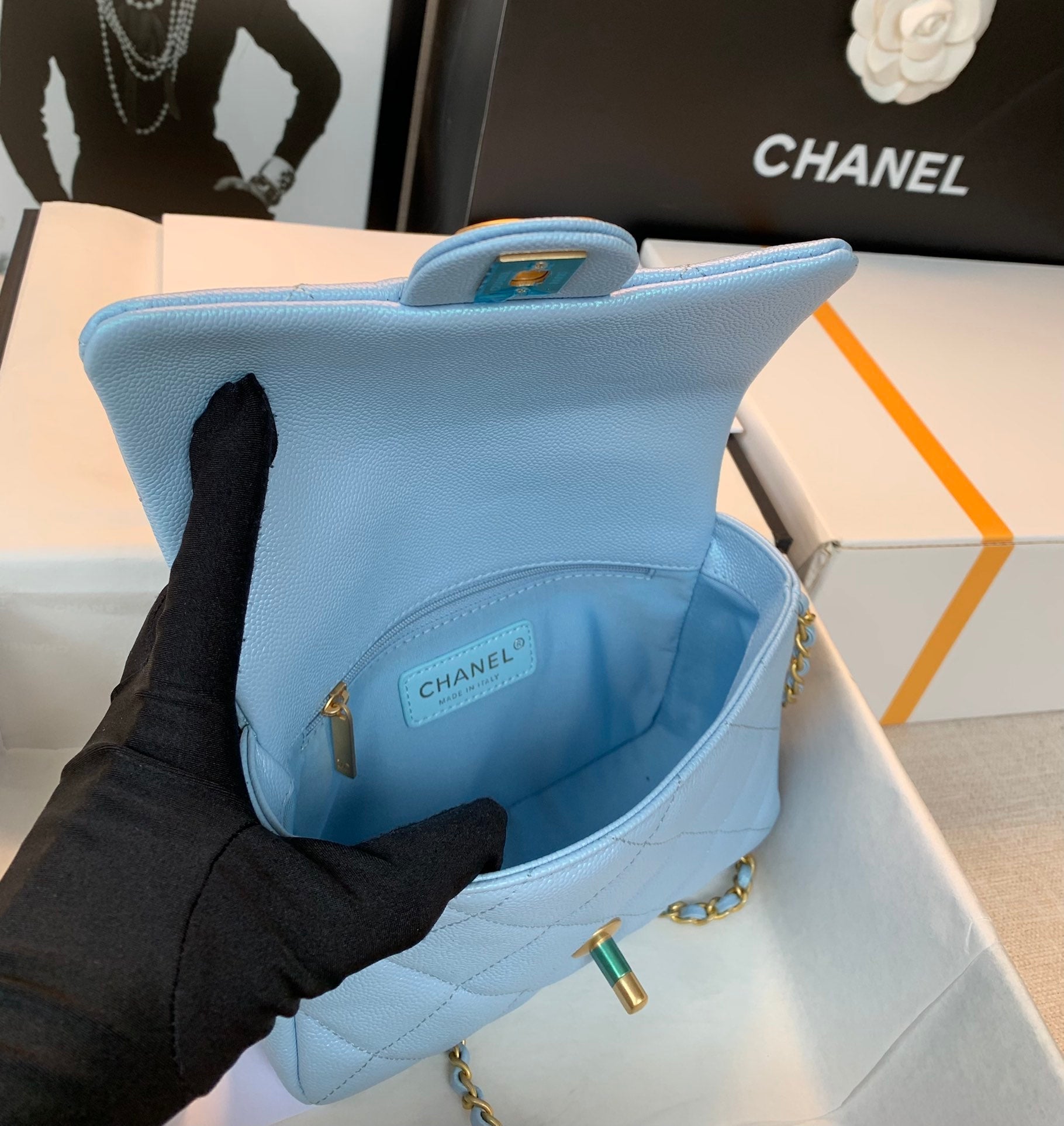 CHANEL 25S CLASSIC FLAP 19 CM IN LIGHT BLUE CAVIAR LEATHER WITH GOLD HARDWARE