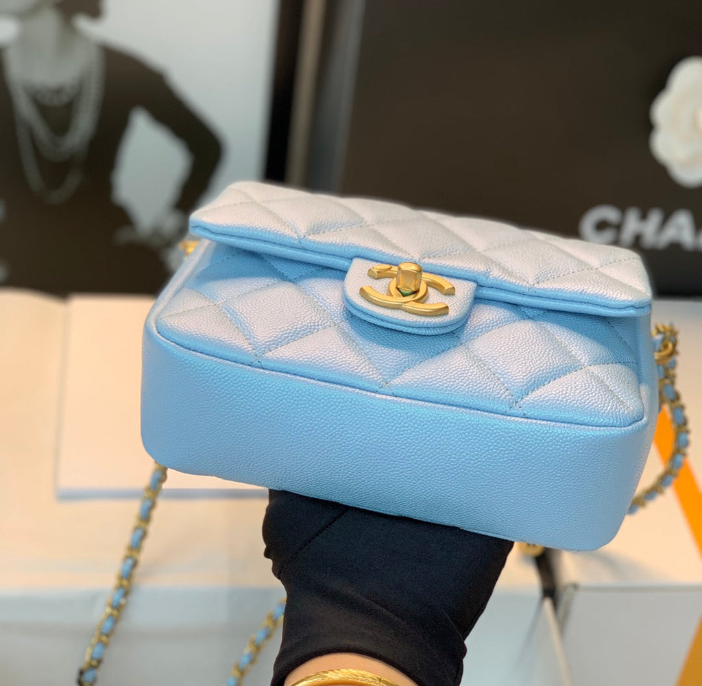 CHANEL 25S CLASSIC FLAP 19 CM IN LIGHT BLUE CAVIAR LEATHER WITH GOLD HARDWARE