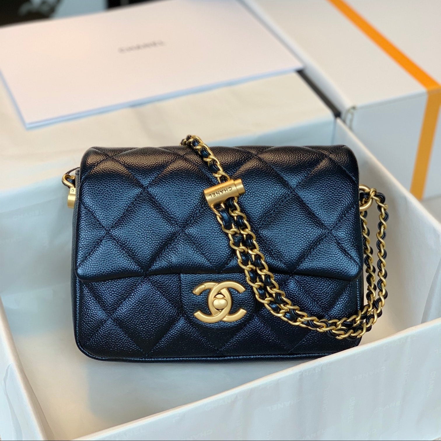 CHANEL 25S CLASSIC FLAP 19 CM IN BLACK CAVIAR LEATHER WITH GOLD HARDWARE