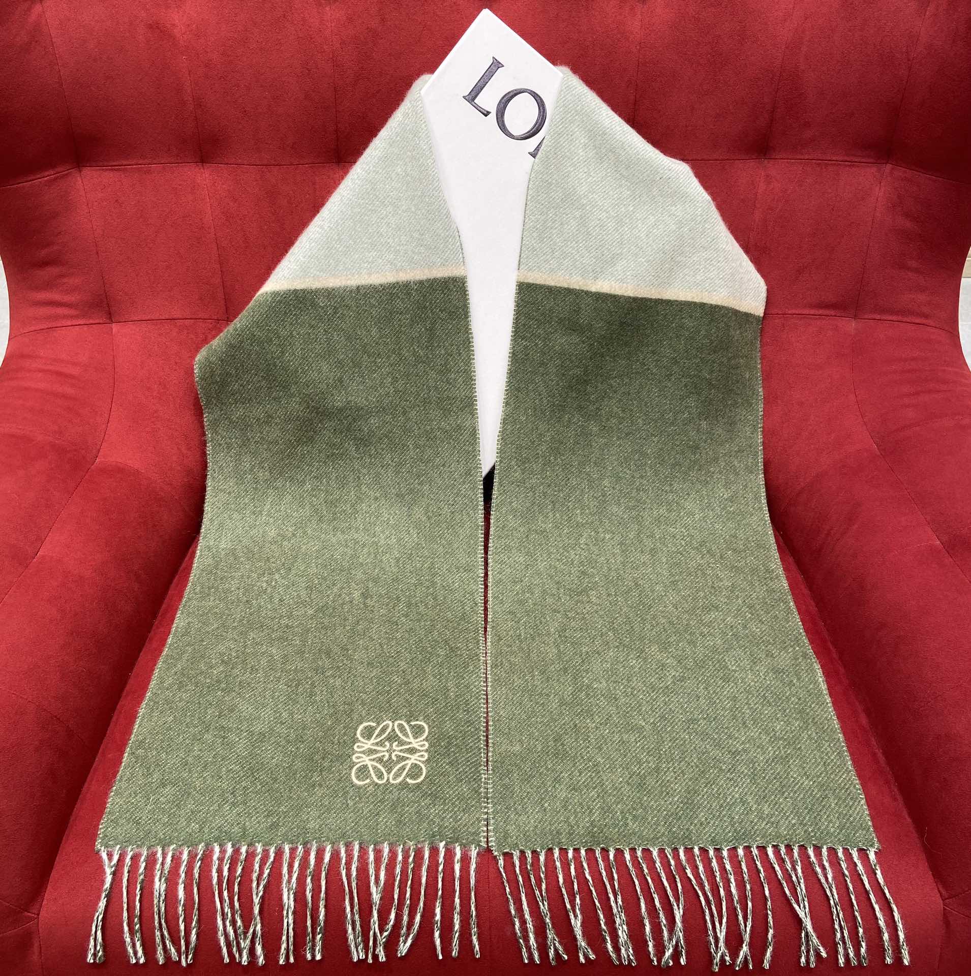 SCARF 180 CM IN BASIL GREEN MIX WHITE WOOL 409995